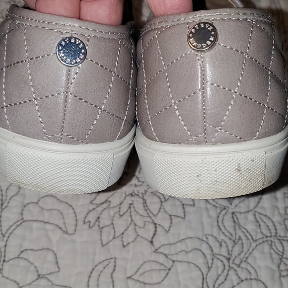 Steve Madden - Picture 3 of 6